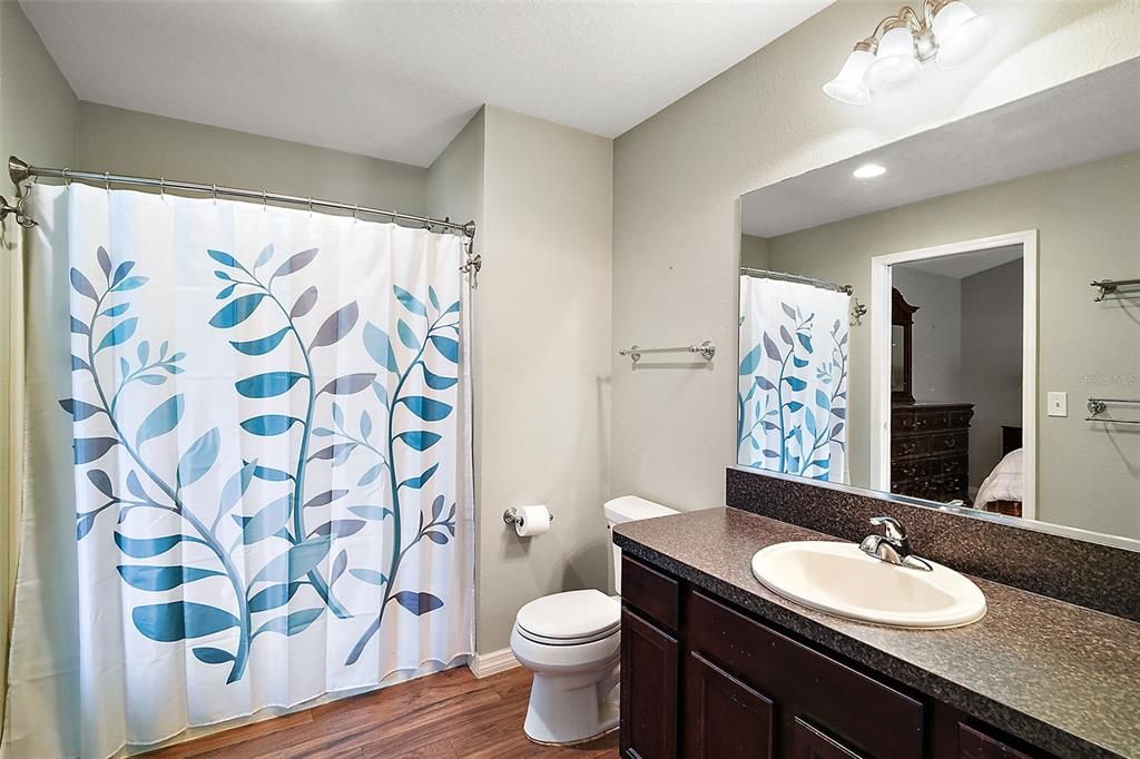 Active With Contract: $239,900 (2 beds, 1 baths, 1067 Square Feet)