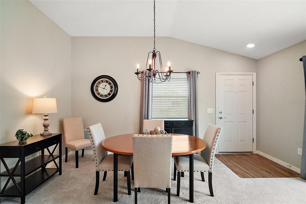 Active With Contract: $239,900 (2 beds, 1 baths, 1067 Square Feet)