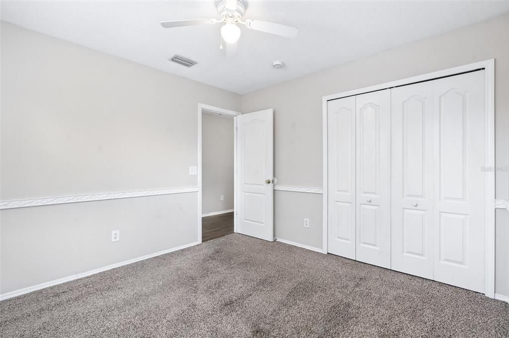 合同活跃: $319,900 (4 贝兹, 3 浴室, 1817 平方英尺)