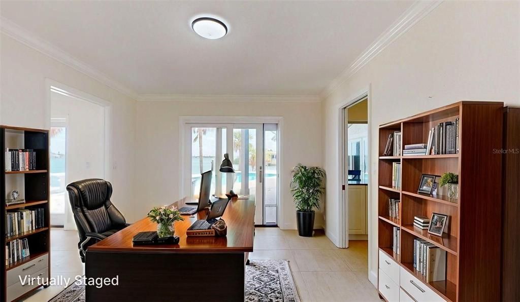 Под контрактом: $2,100,000 (3 спален, 3 ванн, 2305 Квадратных фут)