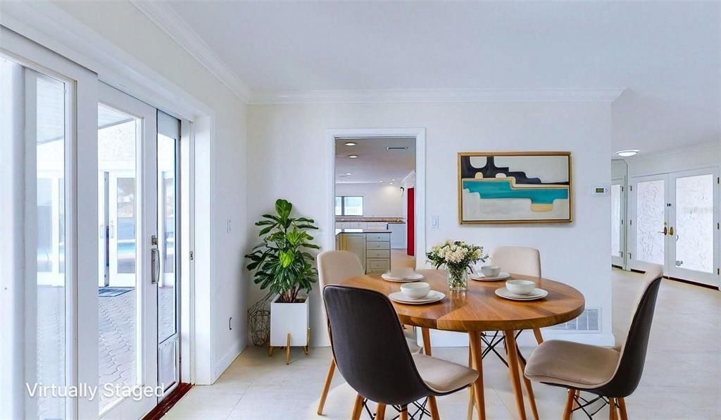 Под контрактом: $2,100,000 (3 спален, 3 ванн, 2305 Квадратных фут)