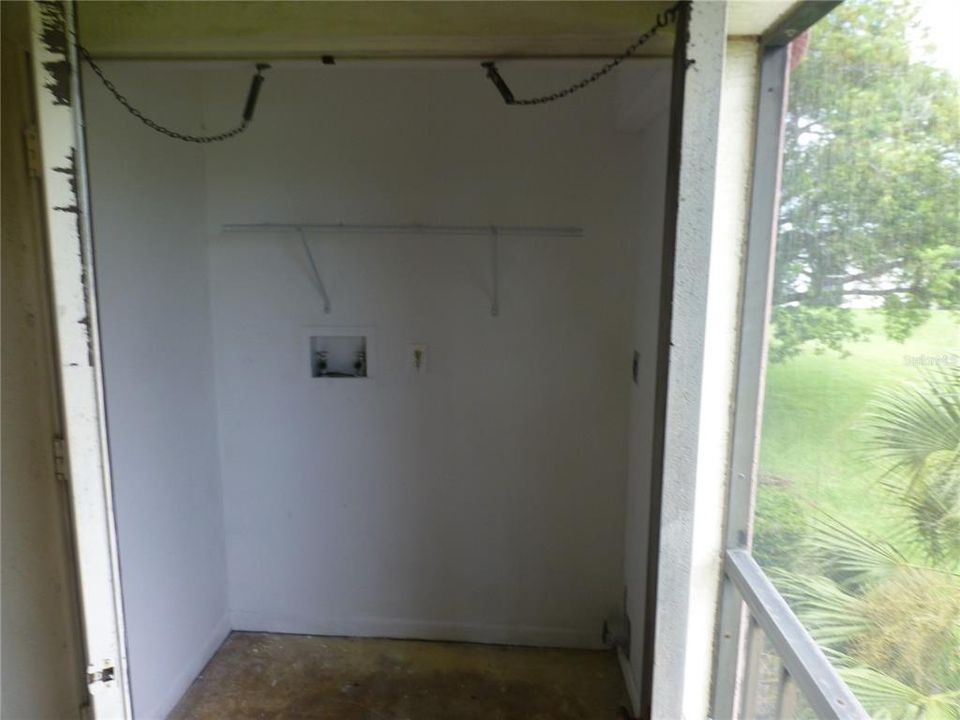 Под контрактом: $1,400 (2 спален, 2 ванн, 1094 Квадратных фут)