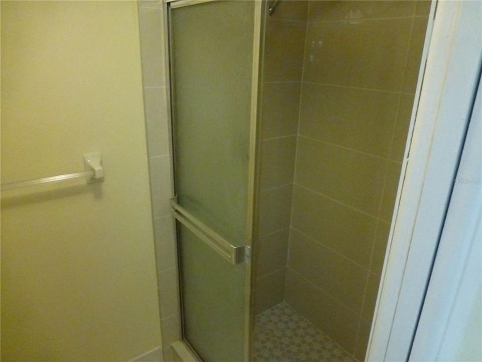 Под контрактом: $1,400 (2 спален, 2 ванн, 1094 Квадратных фут)