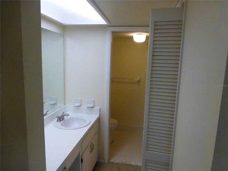 Под контрактом: $1,400 (2 спален, 2 ванн, 1094 Квадратных фут)