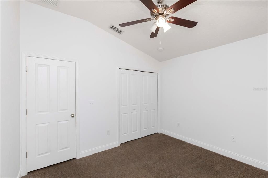 合同活跃: $325,000 (4 贝兹, 2 浴室, 1971 平方英尺)