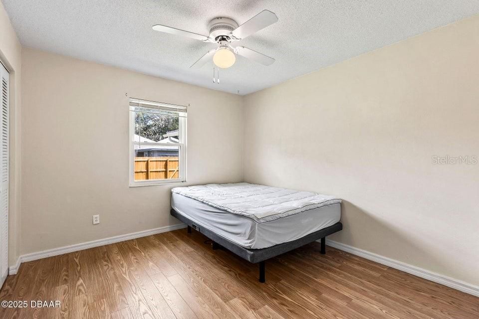 合同活跃: $364,000 (3 贝兹, 2 浴室, 1824 平方英尺)