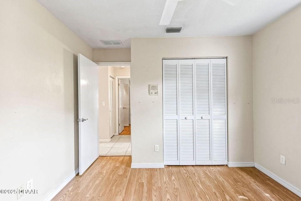 合同活跃: $364,000 (3 贝兹, 2 浴室, 1824 平方英尺)