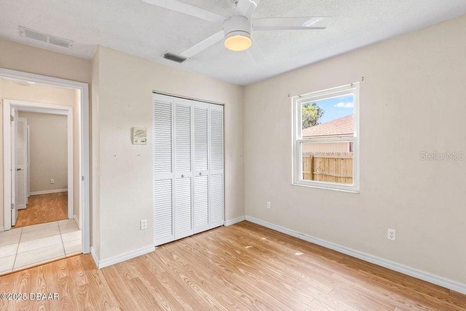 合同活跃: $364,000 (3 贝兹, 2 浴室, 1824 平方英尺)