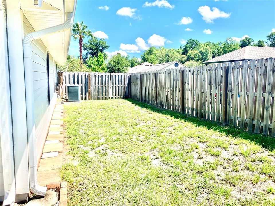 Active With Contract: $330,000 (4 beds, 2 baths, 1968 Square Feet)