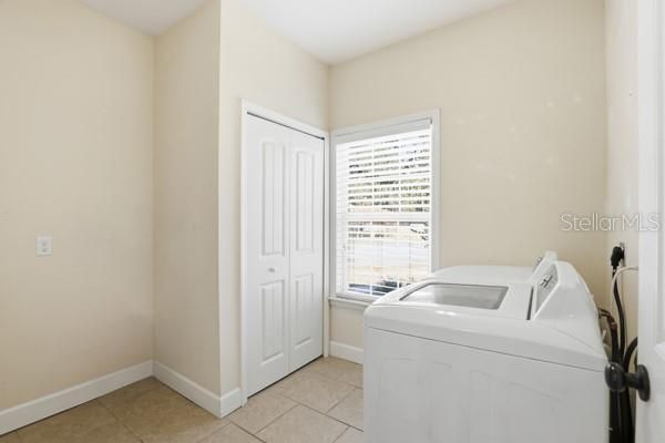 Active With Contract: $330,000 (4 beds, 2 baths, 1968 Square Feet)