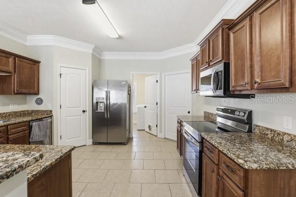 Active With Contract: $330,000 (4 beds, 2 baths, 1968 Square Feet)