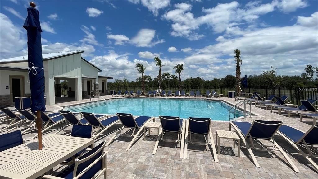 合同活跃: $2,250 (3 贝兹, 2 浴室, 1864 平方英尺)