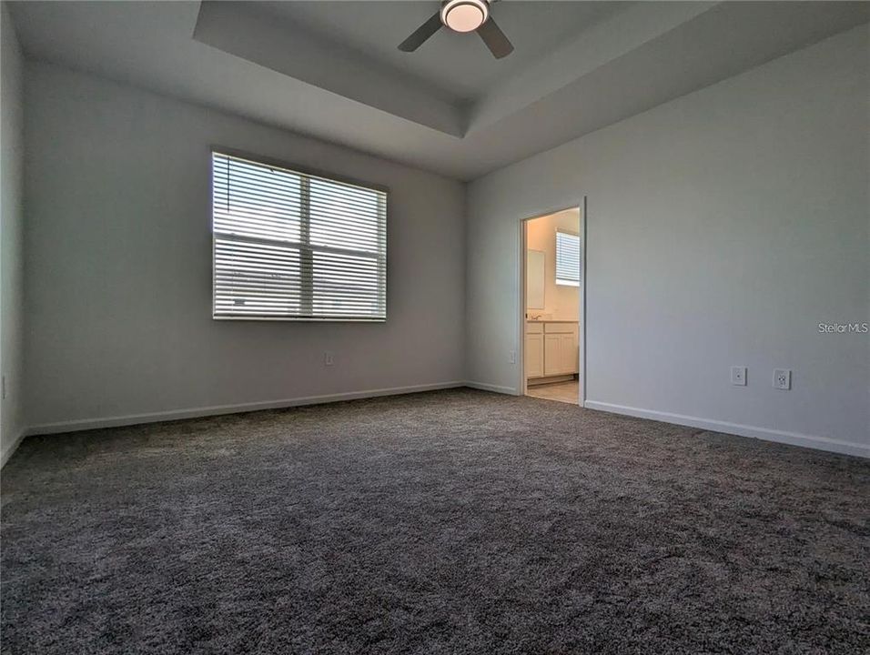 合同活跃: $2,250 (3 贝兹, 2 浴室, 1864 平方英尺)