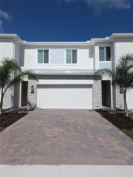 合同活跃: $2,250 (3 贝兹, 2 浴室, 1864 平方英尺)