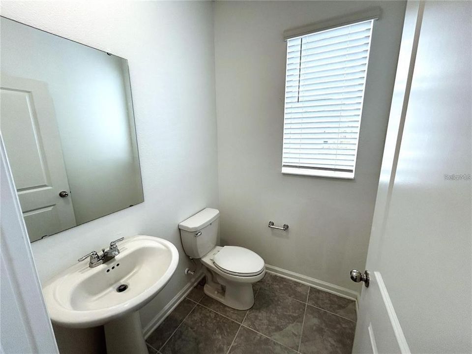 合同活跃: $2,250 (3 贝兹, 2 浴室, 1864 平方英尺)