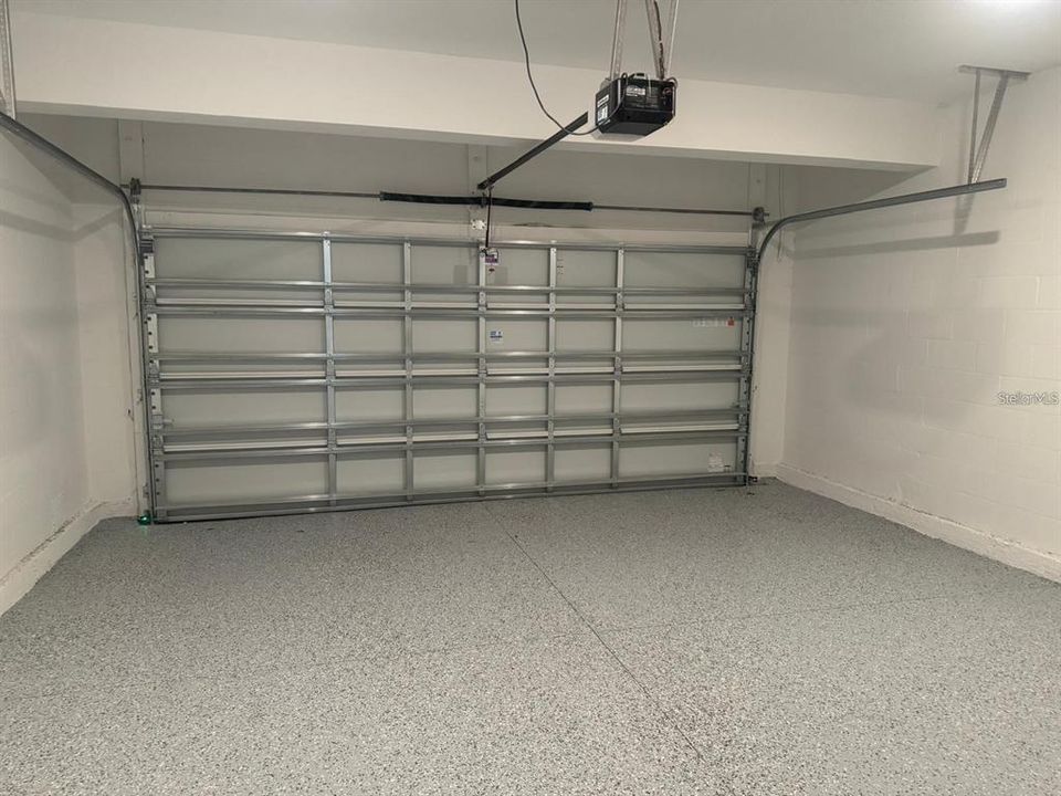 合同活跃: $2,250 (3 贝兹, 2 浴室, 1864 平方英尺)