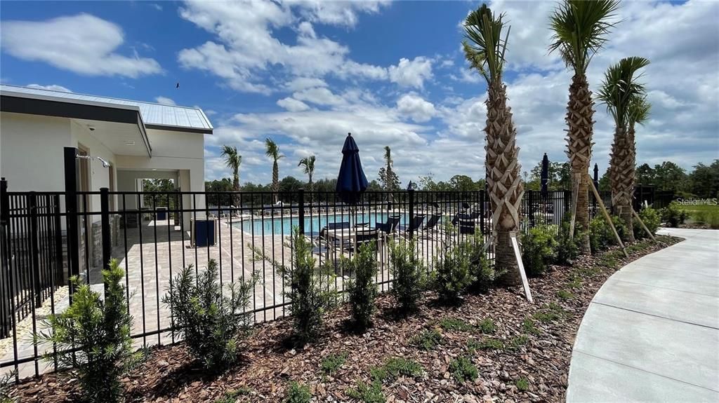 合同活跃: $2,250 (3 贝兹, 2 浴室, 1864 平方英尺)