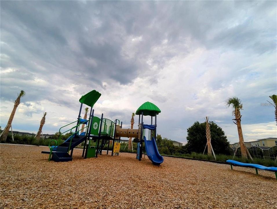 合同活跃: $2,250 (3 贝兹, 2 浴室, 1864 平方英尺)