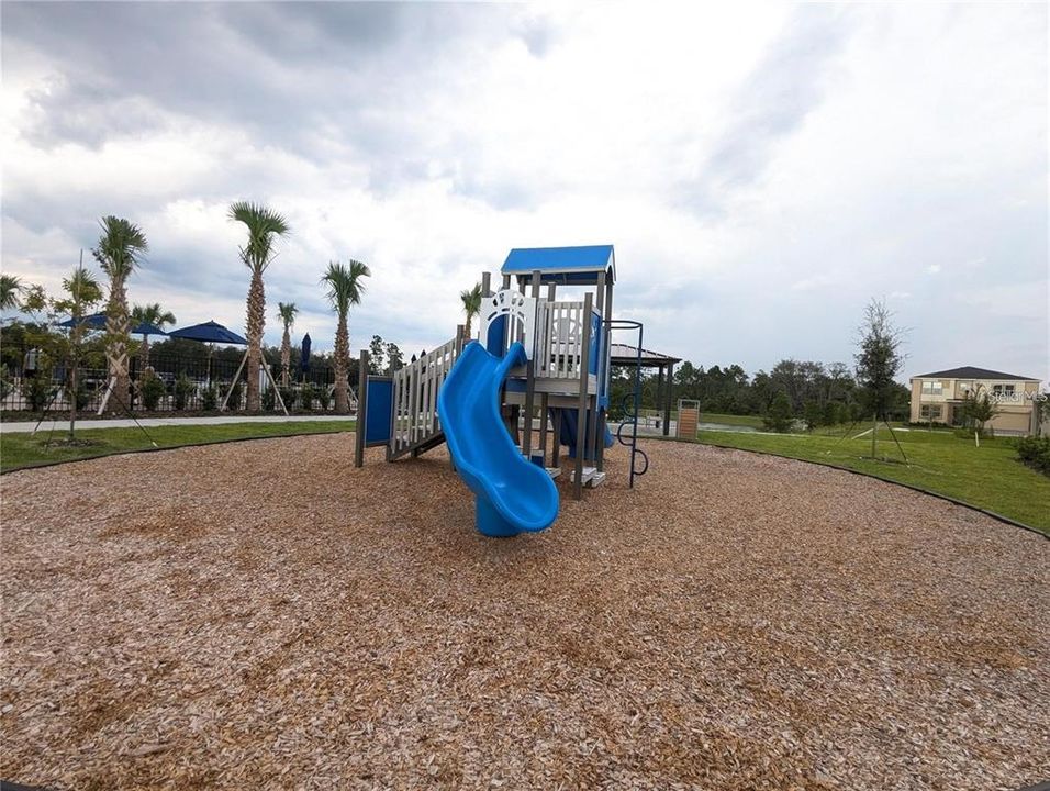 合同活跃: $2,250 (3 贝兹, 2 浴室, 1864 平方英尺)