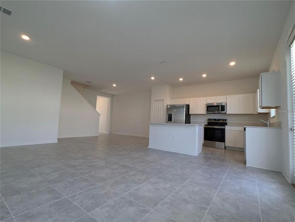 合同活跃: $2,250 (3 贝兹, 2 浴室, 1864 平方英尺)