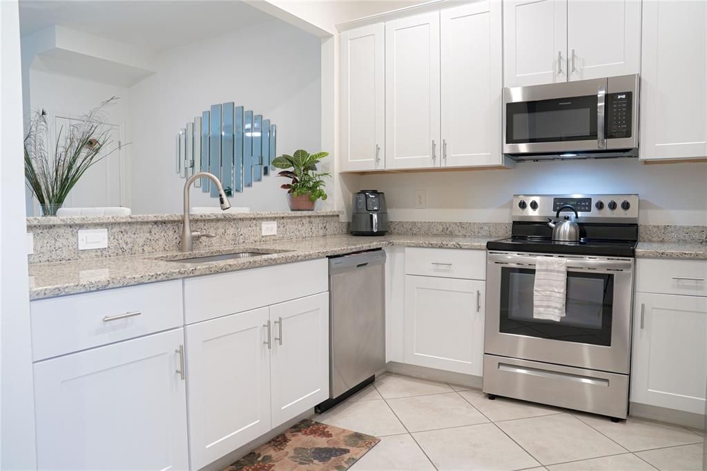 На продажу: $358,990 (3 спален, 2 ванн, 1942 Квадратных фут)