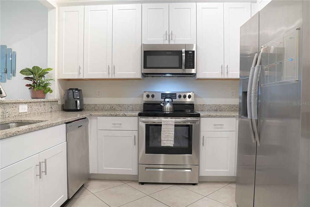 На продажу: $358,990 (3 спален, 2 ванн, 1942 Квадратных фут)