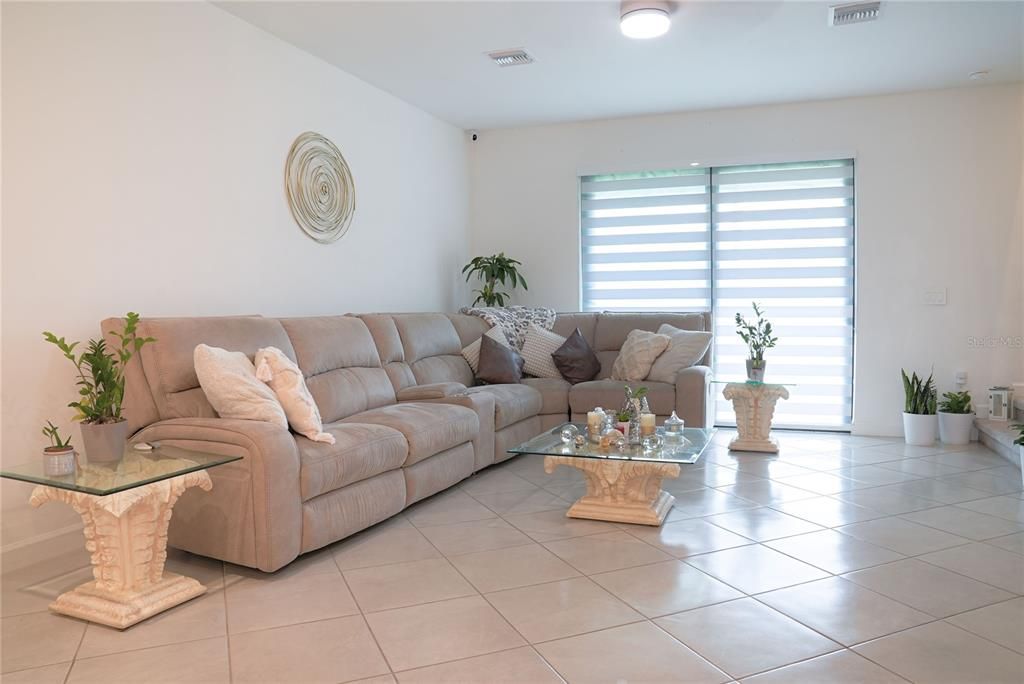 На продажу: $358,990 (3 спален, 2 ванн, 1942 Квадратных фут)