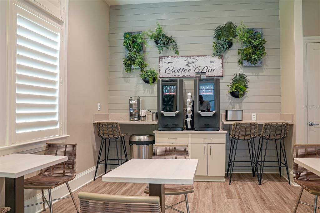 На продажу: $358,990 (3 спален, 2 ванн, 1942 Квадратных фут)