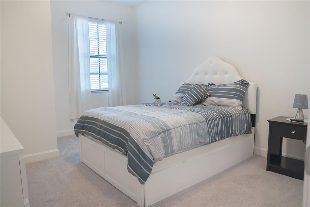 На продажу: $358,990 (3 спален, 2 ванн, 1942 Квадратных фут)