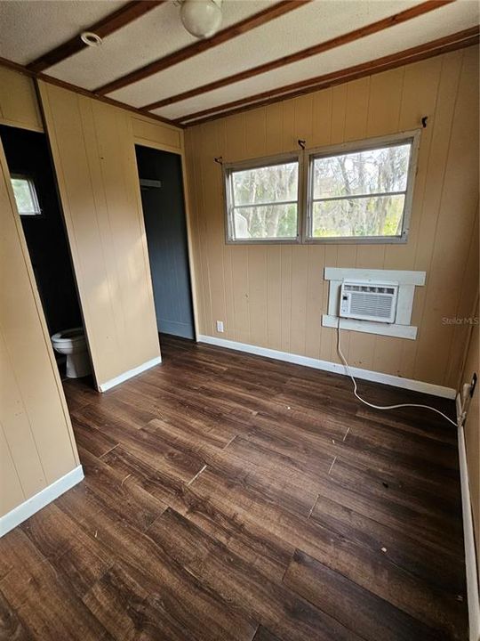 For Sale: $85,000 (2 beds, 1 baths, 720 Square Feet)