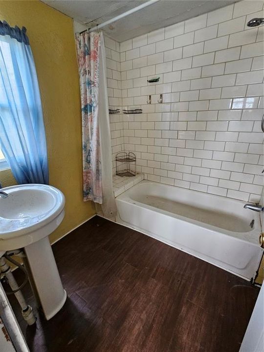 For Sale: $85,000 (2 beds, 1 baths, 720 Square Feet)