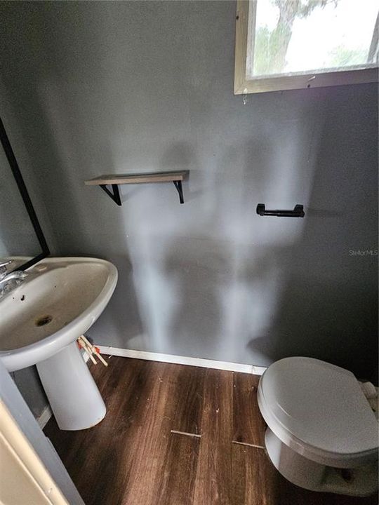 For Sale: $85,000 (2 beds, 1 baths, 720 Square Feet)