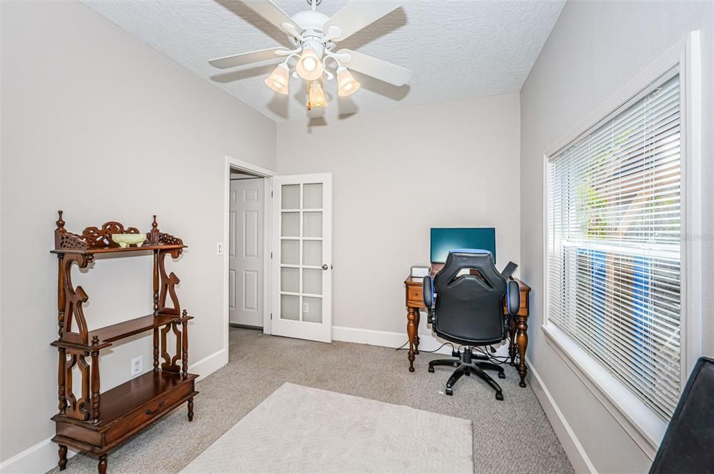 For Sale: $950,000 (5 beds, 3 baths, 2156 Square Feet)