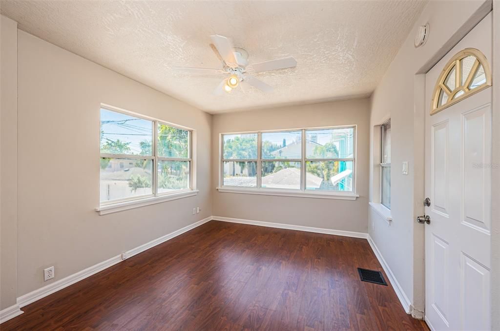 For Sale: $950,000 (5 beds, 3 baths, 2156 Square Feet)