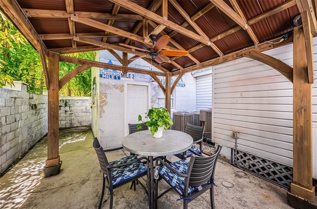 For Sale: $950,000 (5 beds, 3 baths, 2156 Square Feet)