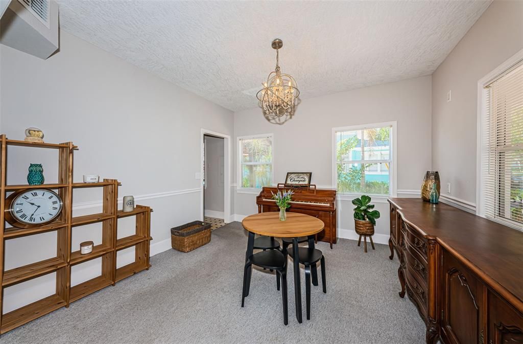 For Sale: $950,000 (5 beds, 3 baths, 2156 Square Feet)