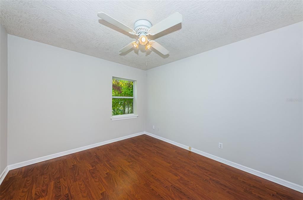 For Sale: $950,000 (5 beds, 3 baths, 2156 Square Feet)