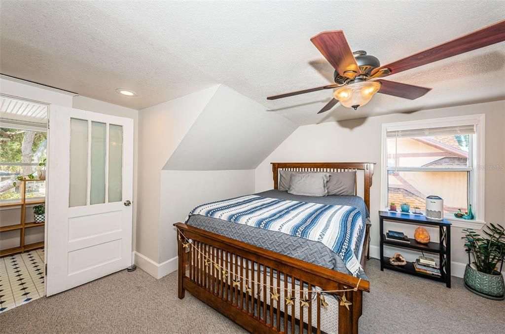 For Sale: $950,000 (5 beds, 3 baths, 2156 Square Feet)