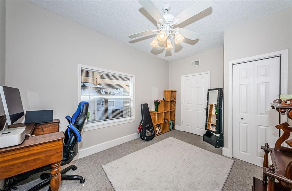 For Sale: $950,000 (5 beds, 3 baths, 2156 Square Feet)