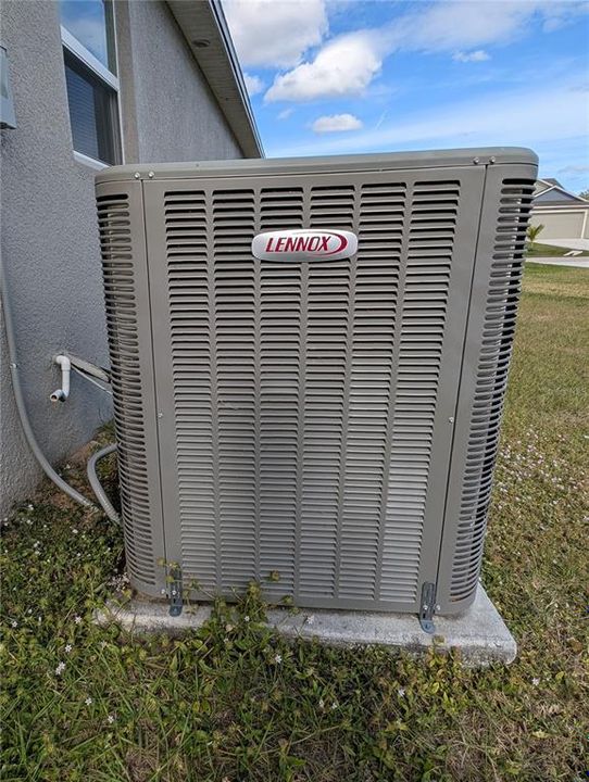 На продажу: $400,000 (4 спален, 2 ванн, 2270 Квадратных фут)