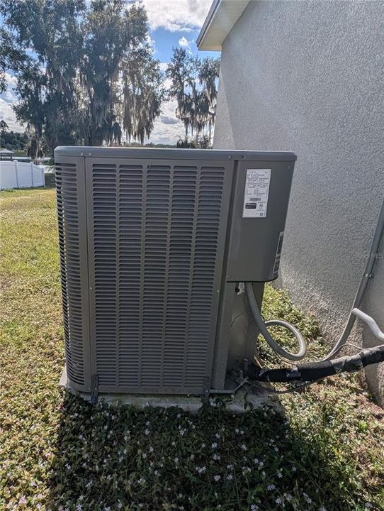 На продажу: $400,000 (4 спален, 2 ванн, 2270 Квадратных фут)