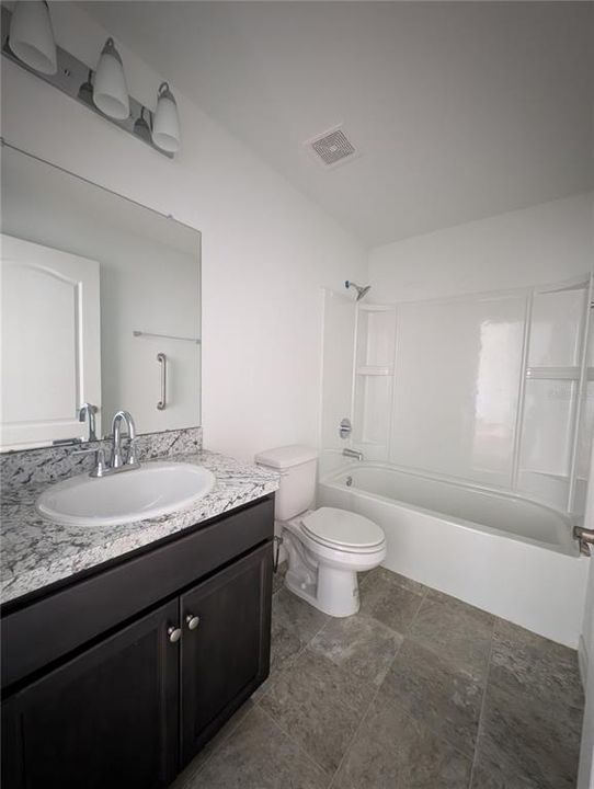 На продажу: $400,000 (4 спален, 2 ванн, 2270 Квадратных фут)