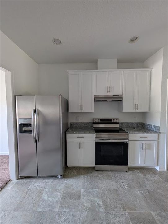 На продажу: $400,000 (4 спален, 2 ванн, 2270 Квадратных фут)