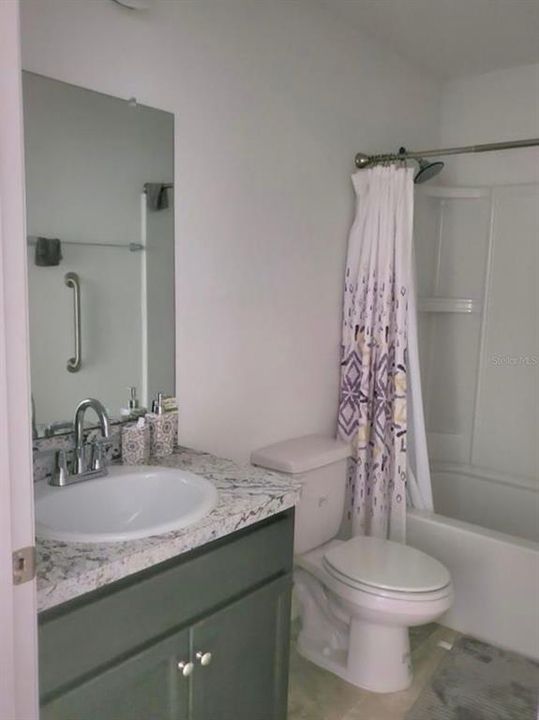 待售: $400,000 (4 贝兹, 2 浴室, 2270 平方英尺)