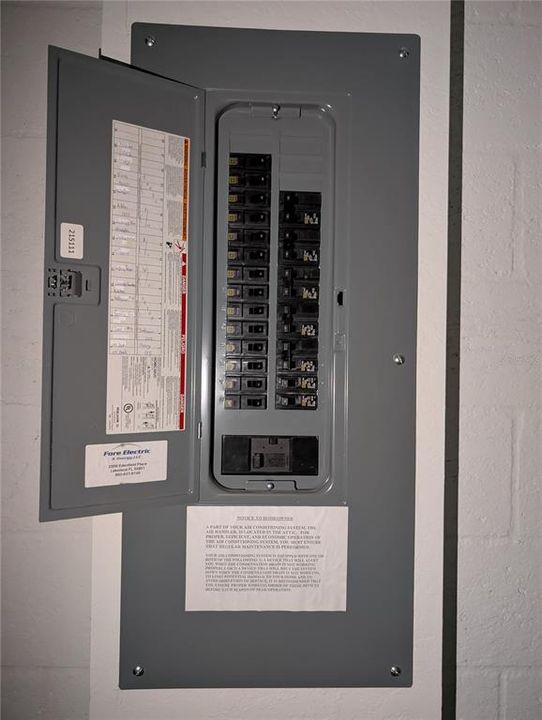 На продажу: $400,000 (4 спален, 2 ванн, 2270 Квадратных фут)