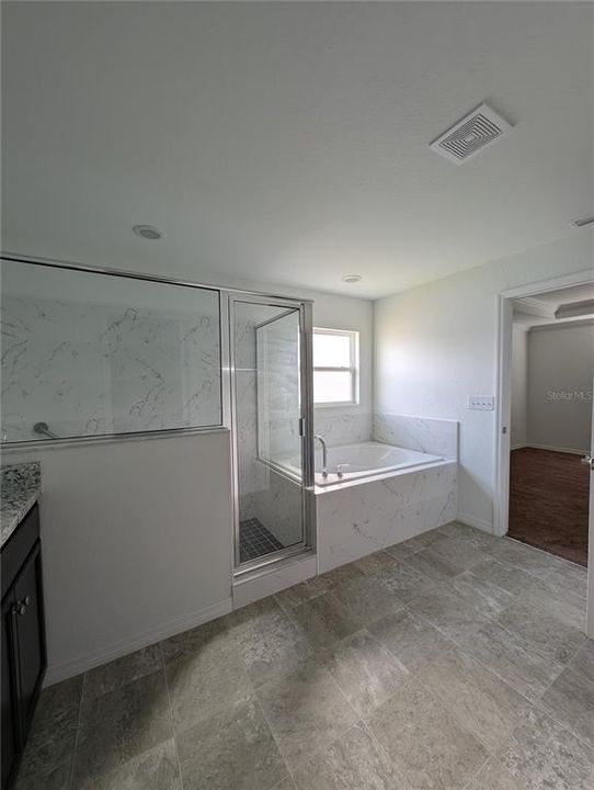 На продажу: $400,000 (4 спален, 2 ванн, 2270 Квадратных фут)