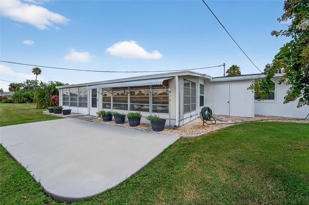 На продажу: $279,000 (2 спален, 2 ванн, 1334 Квадратных фут)