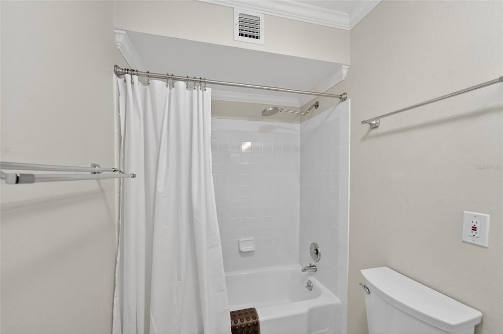 На продажу: $279,000 (2 спален, 2 ванн, 1334 Квадратных фут)