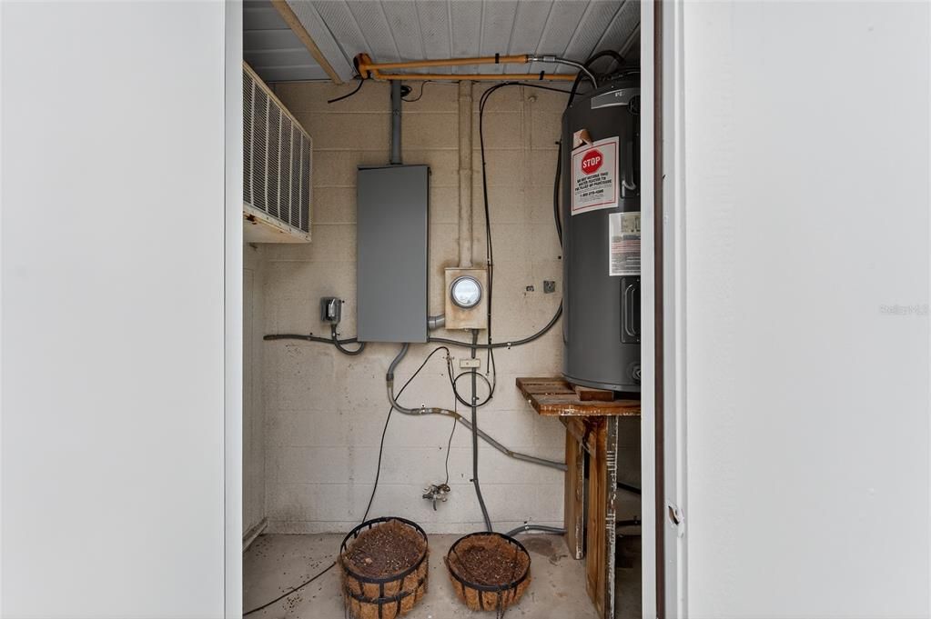 На продажу: $279,000 (2 спален, 2 ванн, 1334 Квадратных фут)