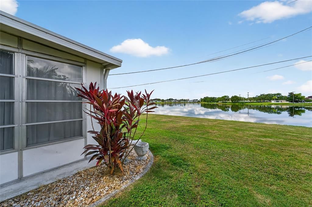 На продажу: $279,000 (2 спален, 2 ванн, 1334 Квадратных фут)